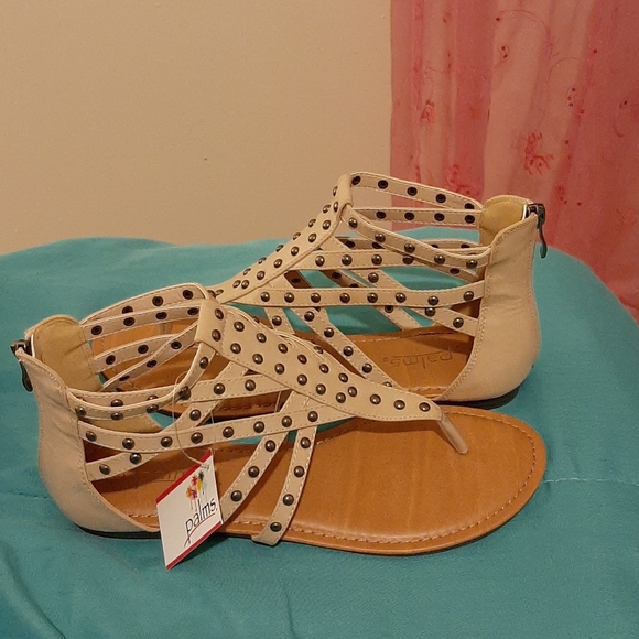 Sandals - Picture 2 of 5